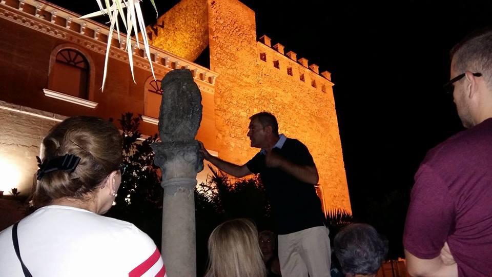Fotografías de la Visita al barrio de la Villa dentro del programa Turismo para todos
